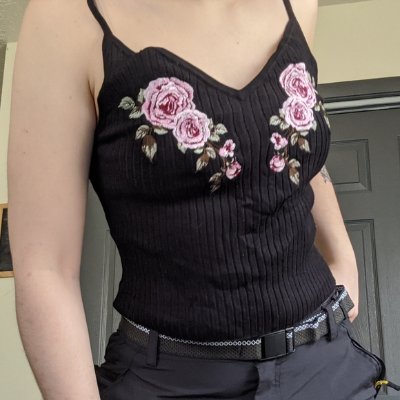 Cute floral ribbed cropped tank - Picture 2 of 2
